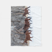 Herd van paarden die op wintersneeuw lopen fleece deken (Voorkant)