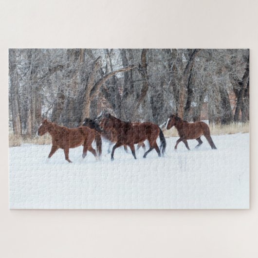 Herd van paarden die op wintersneeuw lopen legpuzzel (Horizontaal)