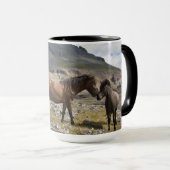 Herd van paarden, nabij Hofn, IJsland Mok (Voorkant rechts)