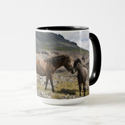 Herd van paarden, nabij Hofn, IJsland Mok (Voorkant rechts)