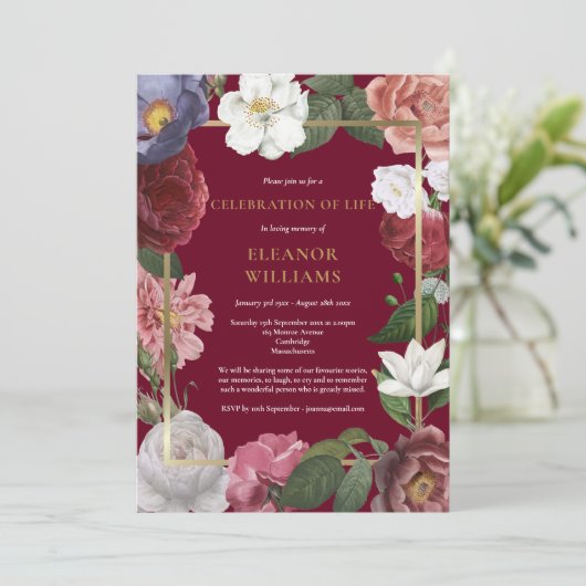 Herdenking Burgundy Rozen Bloemen Kaart (Staand voorkant)