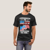 Herdenking van de doden en erkenning van de levend t-shirt (Voorkant volledig)
