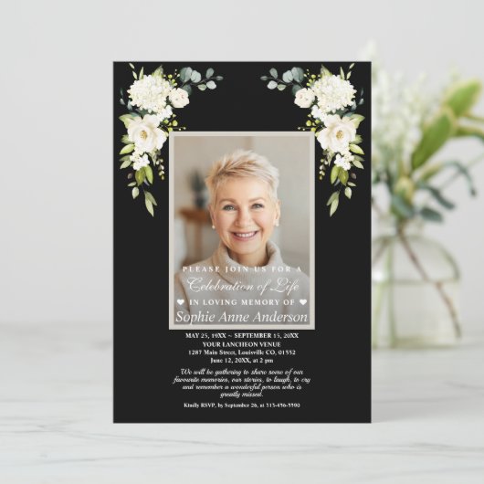 Herdenking van het leven Witte Bloemen Foto Herden Kaart (Staand voorkant)