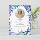 Herdenking Zacht Blauw Bloemen Viering van het Lev Kaart (Staand voorkant)