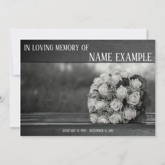 Herdenkingskaarten Een boeket witte rozen monochro (Voorkant)