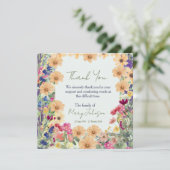 Herdenkingsviering van levens wilde bloemen bedankkaart (Staand voorkant)