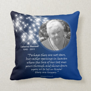 Herdenkingszeurgen in de hemel kussen