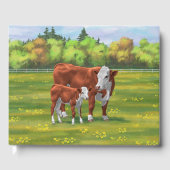 Hereford-Koe en Cute Calf in zomerperiode Gastenboek (Voorkant)