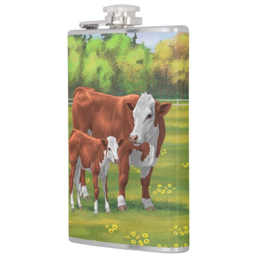 Hereford-Koe en Cute Calf in zomerperiode Heupfles (Links)