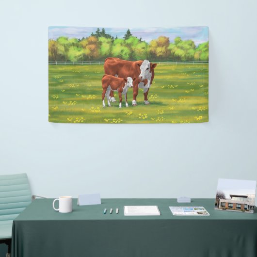 Hereford-Koe en Cute Calf in zomerperiode Spandoek (Beurs)