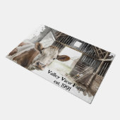 Hereford Koe en Rooster In Barn Deurmat (Schuin)