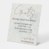 Heren helpen uzelf bruiloft badkamer mand reclamebord met voetstuk (Voorkant)