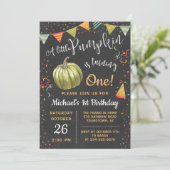 Herfst A Little Pumpkin Chalkboard Autumn Birthday Kaart (Staand voorkant)