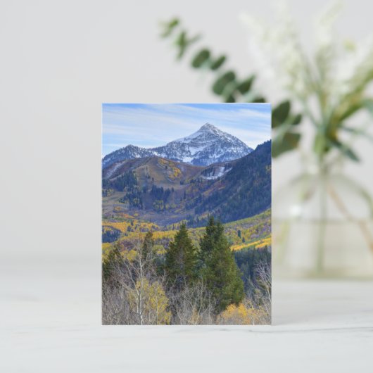 Herfst bij de piek van de cascade en dichtheid van briefkaart (Staand voorkant)