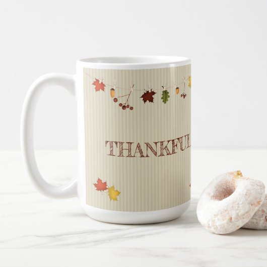 Herfst bladeren op waslijn koffiemok (Met donut)