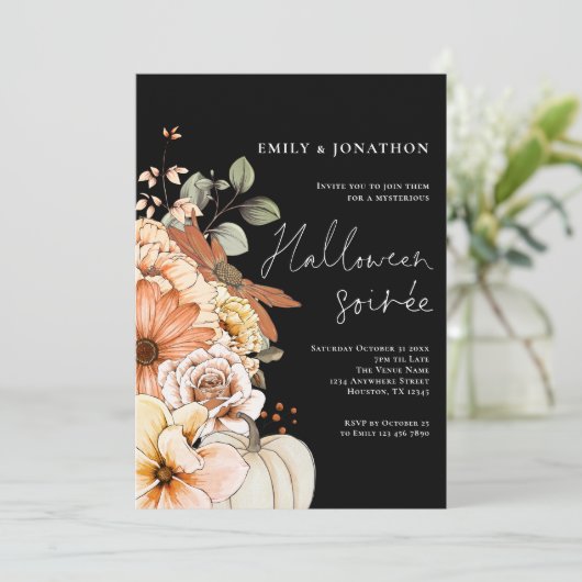 Herfst Bloemen Pompoen Script Halloween Party Zwar Kaart (Staand voorkant)