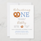 Herfst Blue Octoberfest Pretzel wordt een verjaard Kaart (Voorkant)