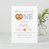 Herfst Blue Octoberfest Pretzel wordt een verjaard Kaart (Staand voorkant)