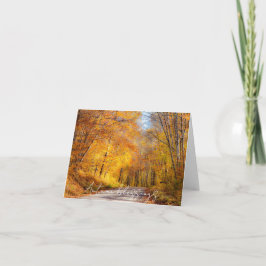 Herfst boom geschaarde weg met aangepaste tekst kaart