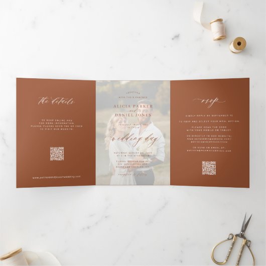 Herfst bruiloft foto RSVP details QR code Drieluik Uitnodiging (Binnen)