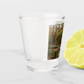 Herfst Creek met reflectie op Laurel Hill Park Shot Glas (Links)