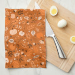 Herfst Dromen Keuken Handdoek<br><div class="desc">Voeg een vleugje herfst toe aan uw keukeninrichting met deze feestelijke herfst handdoek. Het heeft een handgetekend geïllustreerd patroon dat bestaat uit pompoenen, appels, bladeren, eikels en bloemen in oranje tinten.</div>