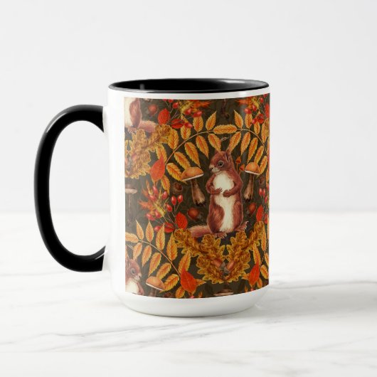 Herfst eekhoorn op donkerbruin mok (Links)
