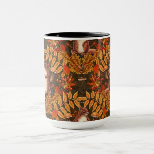 Herfst eekhoorn op donkerbruin mok (Midden)