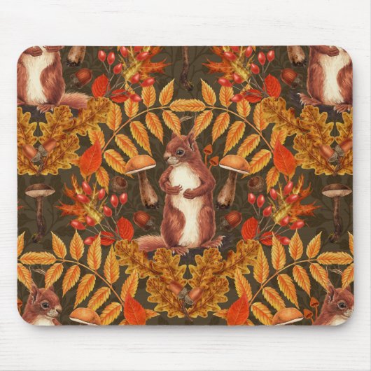 Herfst eekhoorn op donkerbruin muismat (Voorkant)