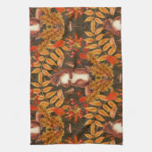 Herfst eekhoorn op donkerbruin theedoek (Verticaal)