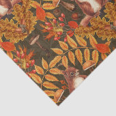 Herfst eekhoorn op donkerbruin tissuepapier (Detail)