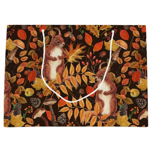 Herfst eekhoorns en flora op donkerbruin groot cadeauzakje (Voorkant)