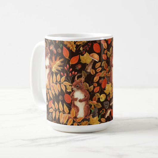 Herfst eekhoorns en flora op donkerbruin koffiemok (Voorkant links)