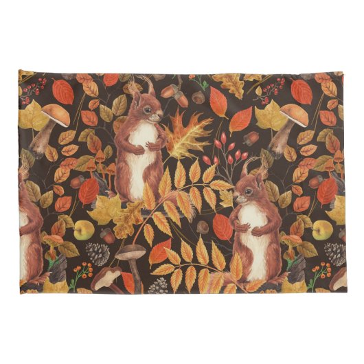 Herfst eekhoorns en flora op donkerbruin kussensloop (Achterkant-Rechts)