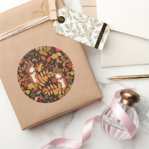 Herfst eekhoorns en flora op donkerbruin ronde sticker