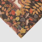 Herfst eekhoorns en flora op donkerbruin tissuepapier (Detail)
