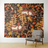 Herfst eekhoorns en flora op donkerbruin wandkleed (In Situ (horizontaal))