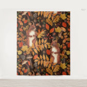 Herfst eekhoorns en flora op donkerbruin wandkleed (Voorkant)