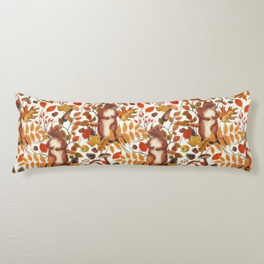 Herfst eekhoorns en herfst flora op off white lichaamskussen (Voorkant)