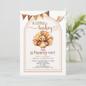 Herfst een kleine Turkije boog draaien een verjaar Kaart (Staand voorkant)