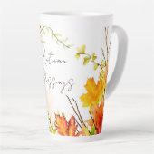 Herfst esdoornbladeren met aangepaste tekst latte mok (Rechterhoek)
