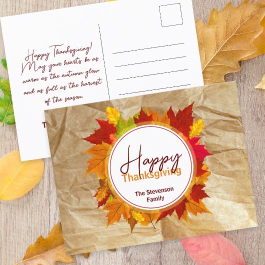 Herfst esdoornbladeren op papieren textuur thanksg briefkaart