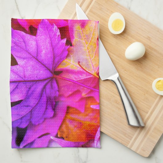 Herfst esdoornboom verlaat een kleurrijke najaarsn theedoek (Quarter Fold)