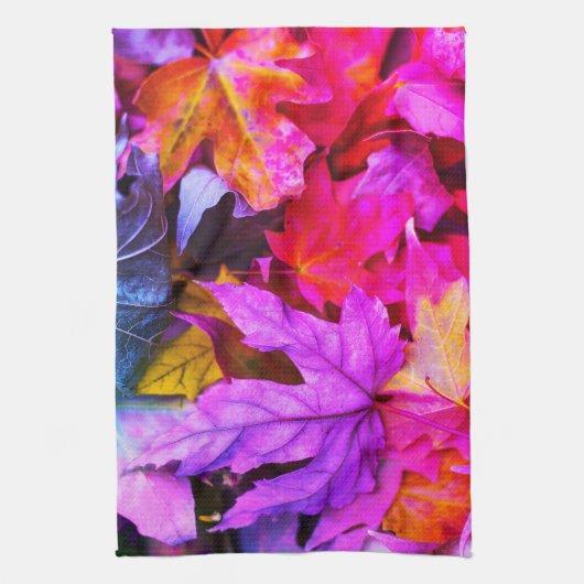 Herfst esdoornboom verlaat een kleurrijke najaarsn theedoek (Verticaal)