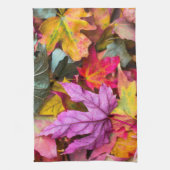 Herfst esdoornboom verlaat een kleurrijke najaarsn theedoek (Verticaal)