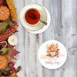 Herfst Floral Cottage Core Teacup Verjaardagstheef Ronde Kartonnen Onderzetter<br><div class="desc">Dompel jezelf onder in de gezellige elegantie van het najaar met ons "Herfst Floral Cottage Core Teacup Birthday Tea Party" design collectie. Deze charmante illustratie heeft een delicate witte theekopje versierd met een sierlijk bladpatroon, sierlijk rustend op een bijpassende schotel. Rondom dit middelpunt is een levendige herfst boeket, barst van...</div>