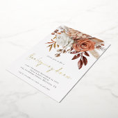 Herfst Florals Terracotta Thanksgiving Real Folie Uitnodiging (Gedraaid)