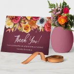 Herfst Flowers 40th Birthday Gevouwen Bedankkaart<br><div class="desc">Elegante bordeaux bedankkaart heeft een weelderige rand van herfst aan de bovenkant. Verbrand sinaasappel, felrood, goudgeel en een pop wit. Bedankt is geschreven in een helder waarom trendy script. Met de twee regels tekst hieronder kunt u uw bericht aanpassen. Natuurlijk is er ruimte voor u om een handgeschreven aan de...</div>
