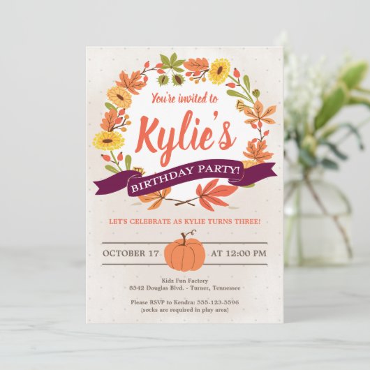 Herfst Flowers en Pumpkin Birthday Party Invitatio Kaart (Staand voorkant)