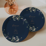 Herfst Garden Wildflower Minimalistische Trouwtaar Papieren Bordje<br><div class="desc">Deze herfst tuin wilde bloem minimalistische bruidstaart papier bord is ideaal voor een moderne bruiloft receptie. Het ontwerp is voorzien van roze,  blush,  roos en paarse handgeschilderde wilde bloemen met vlinders. Maak het je eigen door de namen van de bruid en bruidegom en trouwdatum toe te voegen.</div>